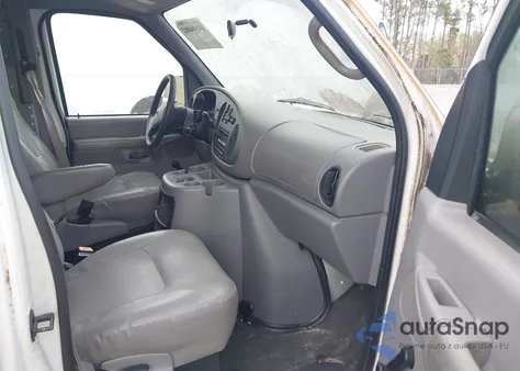 2002 Ford E-150 Commercial/Recreational from USA, damaged, VIN 1FTRE14252HA70382